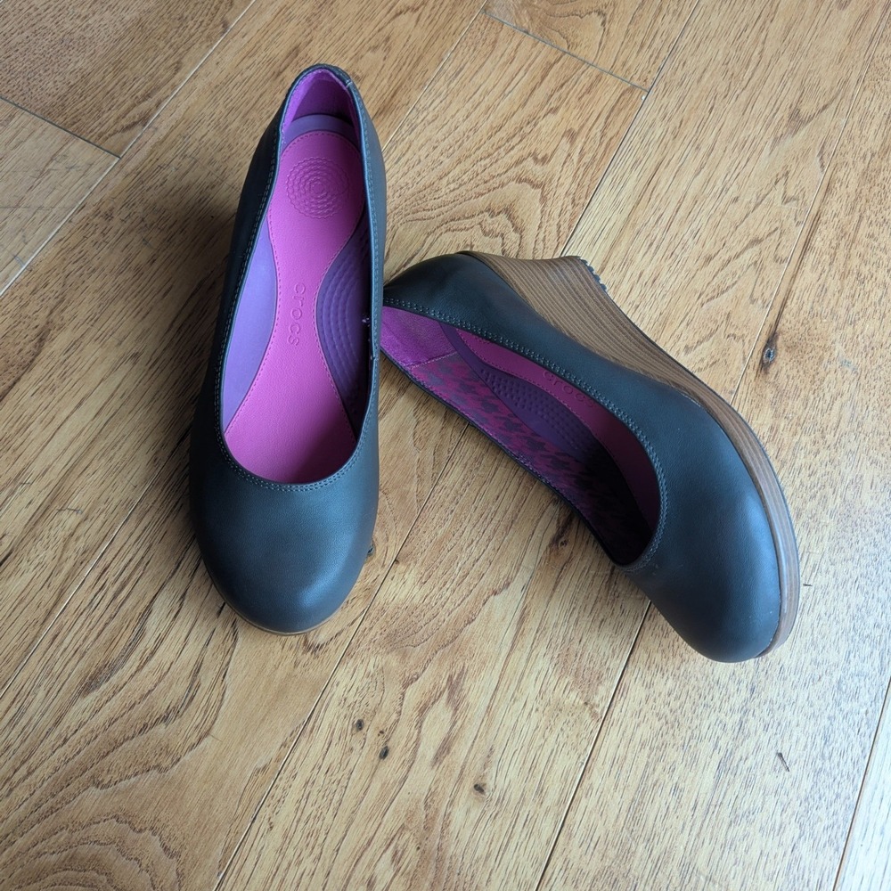 Crocs A-Leigh Closed Round Toe Wedge Wood‎ Look Platform Brown Leather Sz 8.5